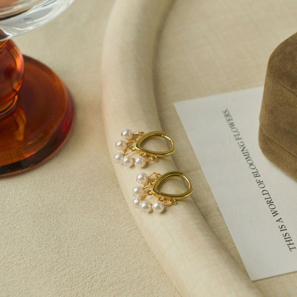 Pearl, Hoop earrings